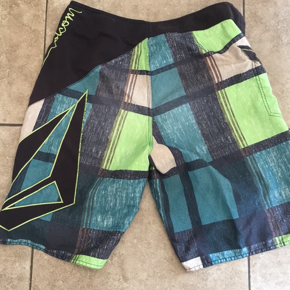 Volcom trunks - Picture 3 of 4